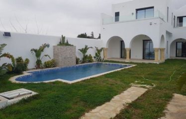 villa de tres haut standing